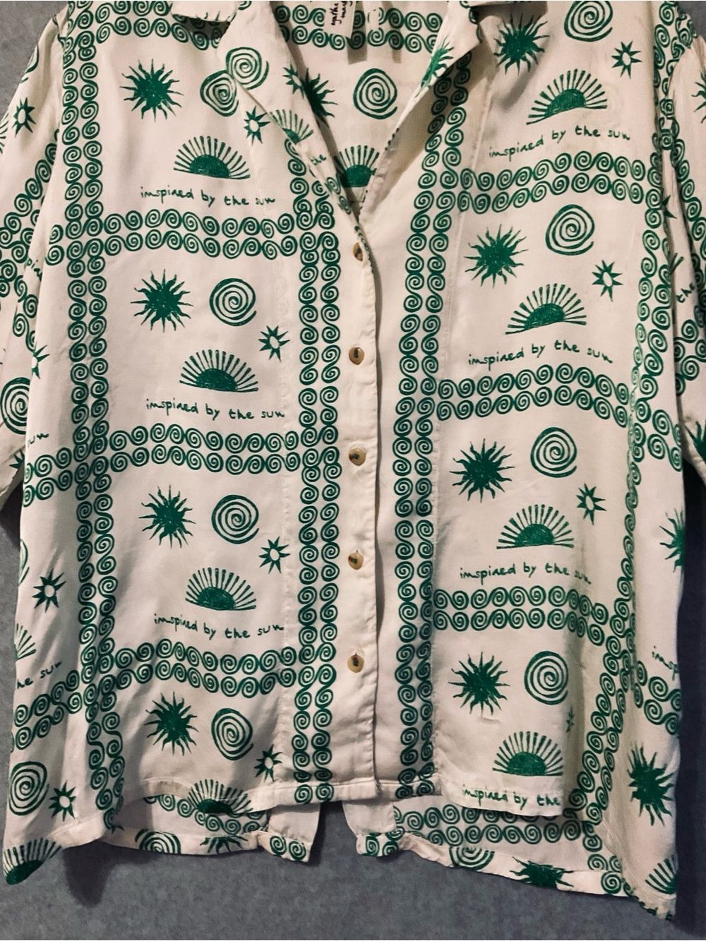 Anthropologie Button Front Sun Print Shirt open back Cream and Green Sz L - Picture 3 of 10